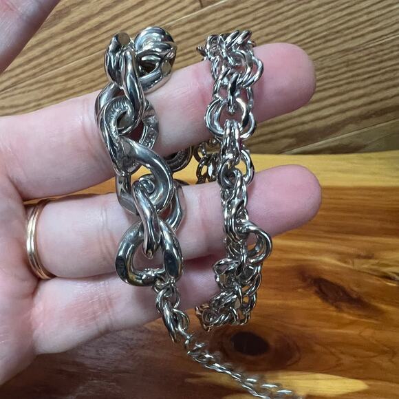 Bracelet Lot 11 Pieces Silver Black Gold Tone Stacking Shimmer Bangles Filigree - Picture 2 of 13